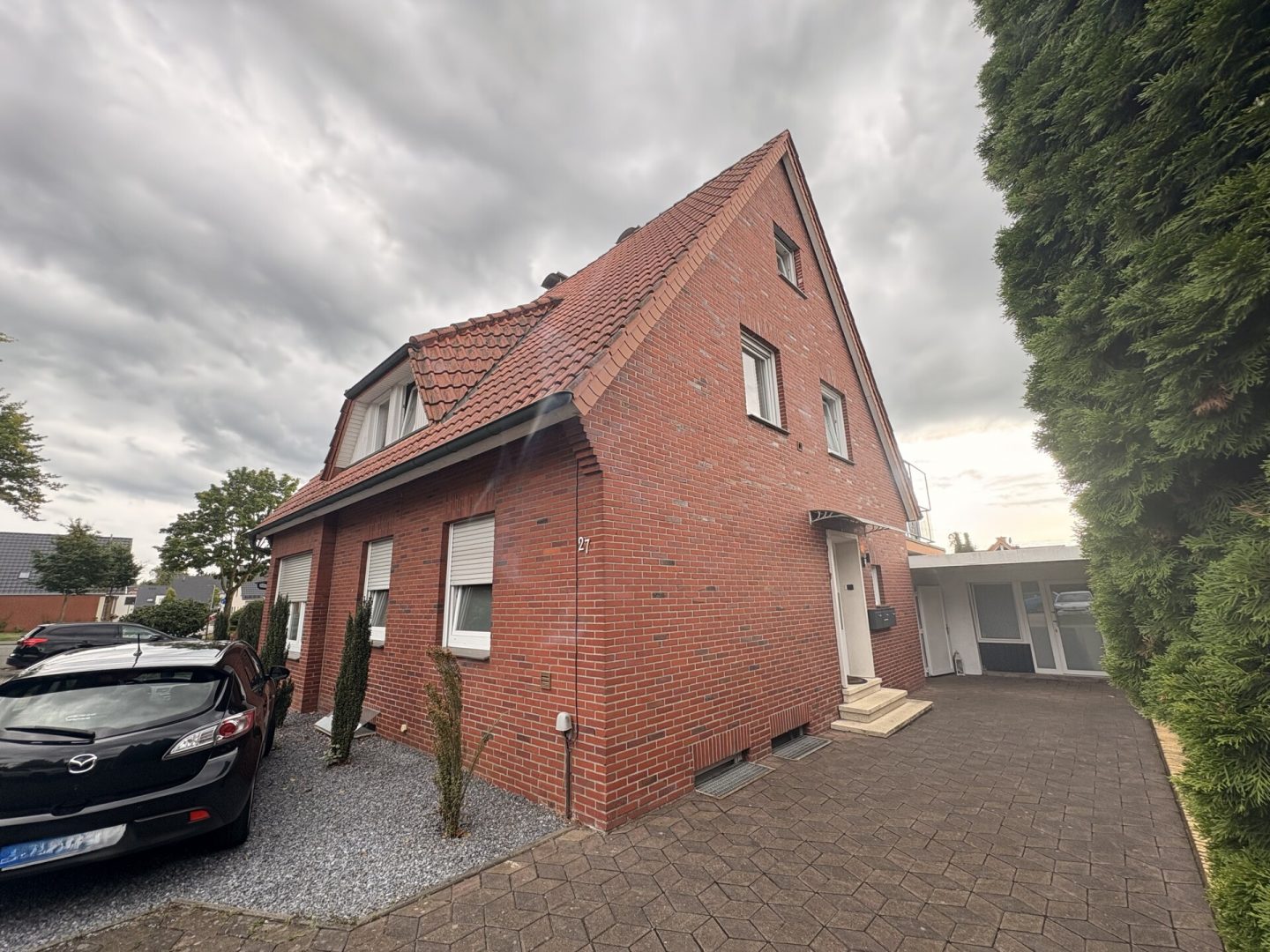 Garagenansicht rechts