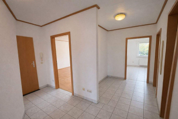 Flur - Wohnen mit Komfort & Ruhe: Helle 3,5-Zimmer-Wohnung mit Balkon und eigenem Stellplatz