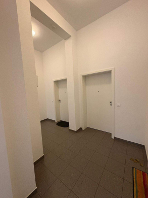 Hausflur - Zeitlos wohnen, nachhaltig investieren – 2,5 Zimmer mit Aufzug, Balkon & Stellplatz