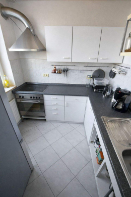 Küche - Wohnkomfort mit Aufzug und Balkon – großzügige 3-Zimmer-Wohnung